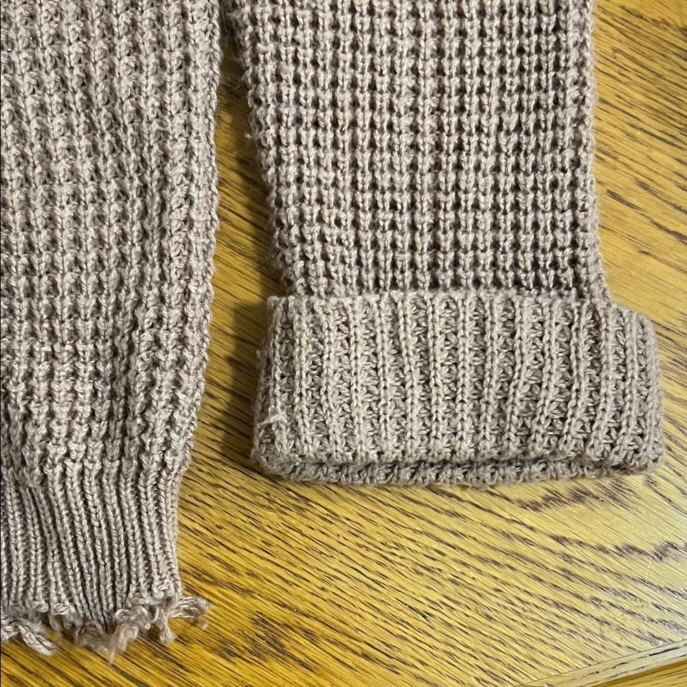 moon & madison Frayed Pinkish Tan V-Neck Sweater - Picture 4 of 7